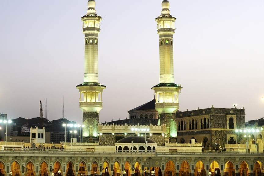 Popular Semi Deluxe Umrah Package